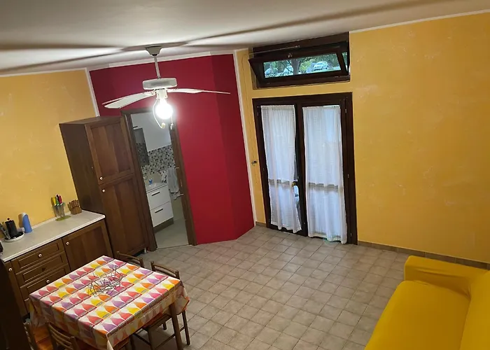 Villetta A Schiera In Villaggio Metatur