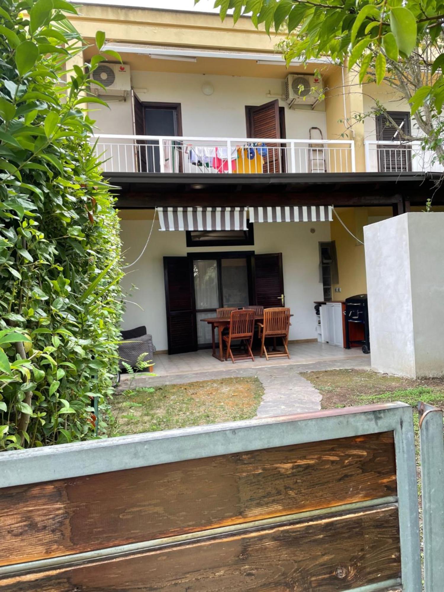 Ferienhaus A Schiera In Villaggio Metatur Metapont